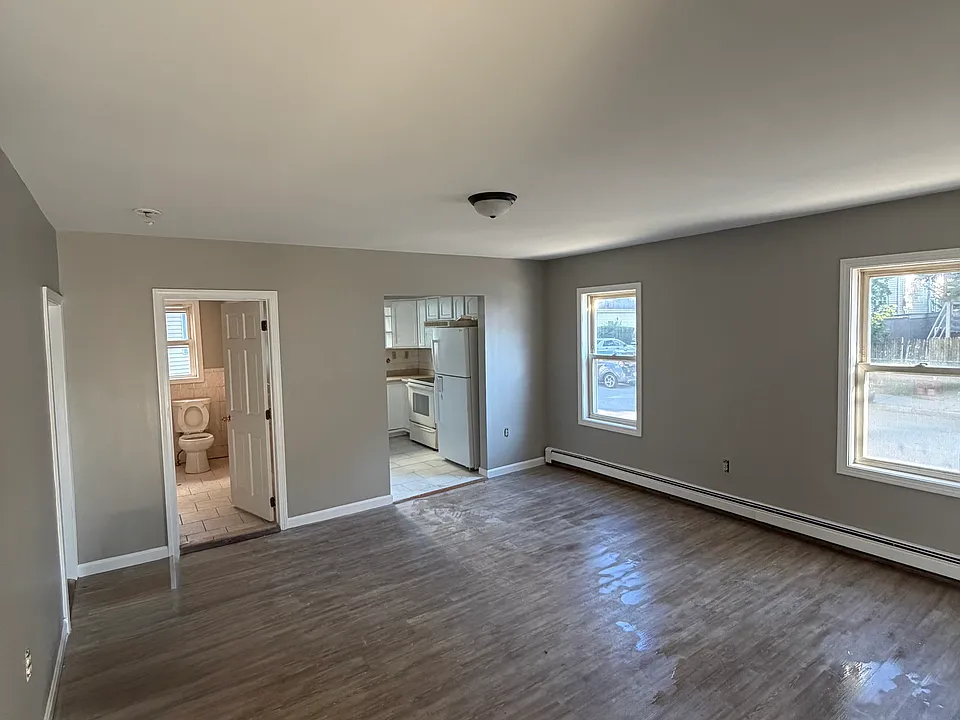 174 Montaup St #1