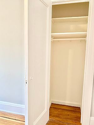3rd image of 400 E 50th St APT 2E