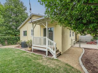 22637 Mariano St, Woodland Hills, CA 91367