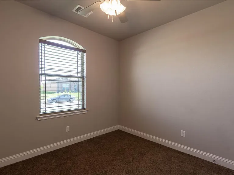 405 Stoneridge Dr — Photo 9