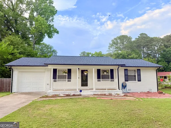 6205 Fieldcrest Dr, Morrow, GA 30260