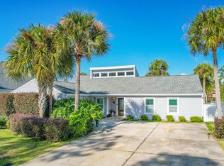 511 Wahoo Rd, Panama City Beach, FL 32408