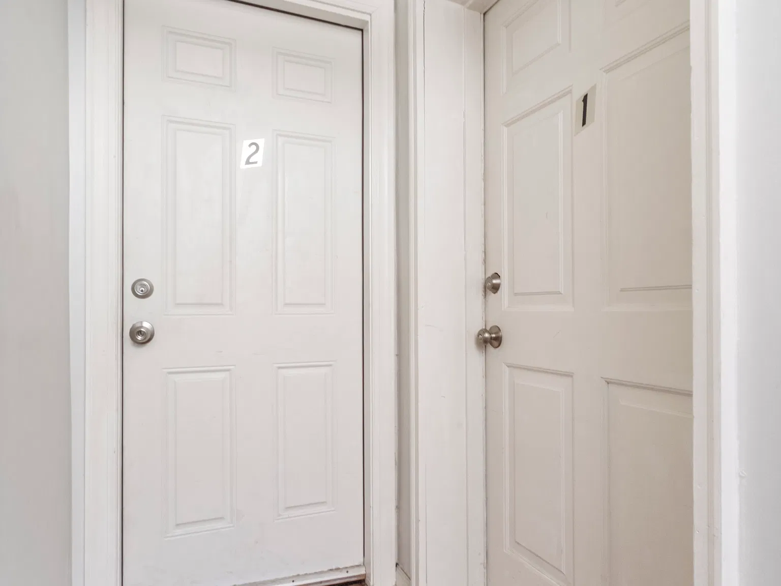 Spacious 3-Bedroom Apartment with Finished Basement & In-Unit Laundry — Photo 3
