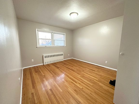 5th image of 662 Tysens Ln #2
