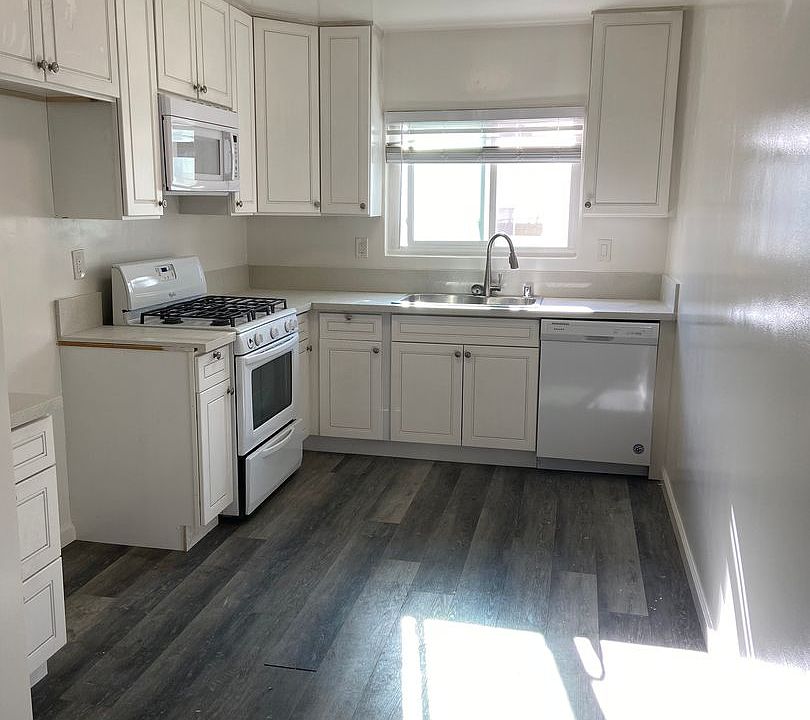 1st image of 14924 Dickens St APT 11