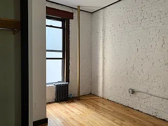 Rented by PocketBroker Inc