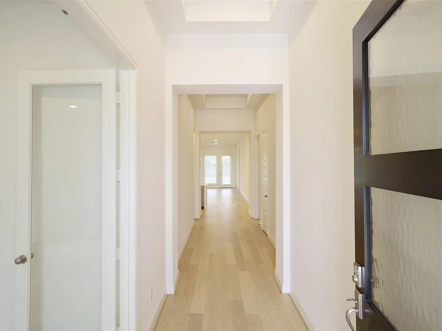 4 bed, 3.0 bath, 2513 sqft, $3,400 — Photo 4