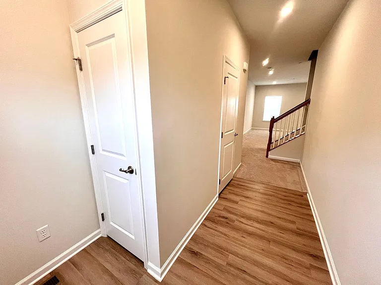 250 Cranesbill Dr — Photo 2