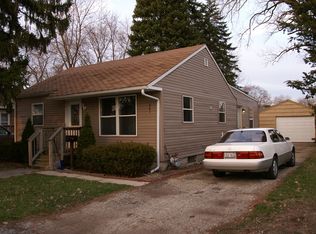 841 Wood St, Aurora, IL 60505