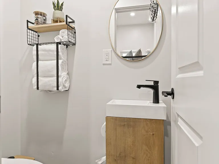 2701 Poplar St #2 — Photo 14