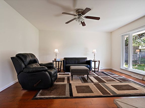 5th image of 2300 Mayflower Dr