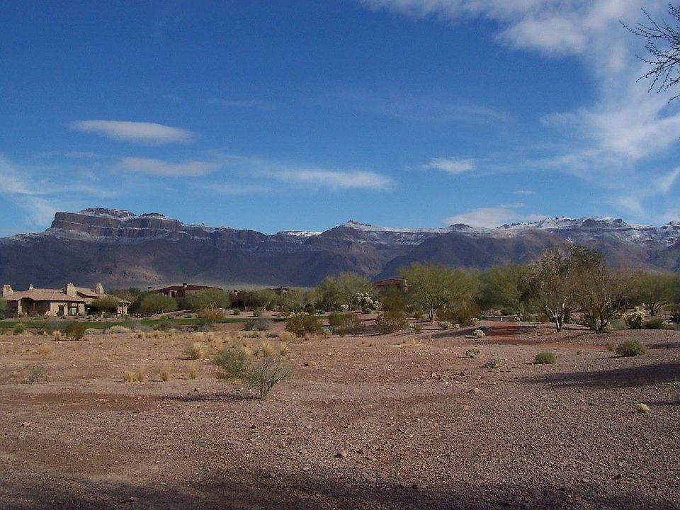 Gorgeous Mountain Views!