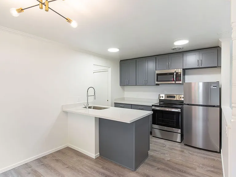 Barrett Apartments — Photo 56
