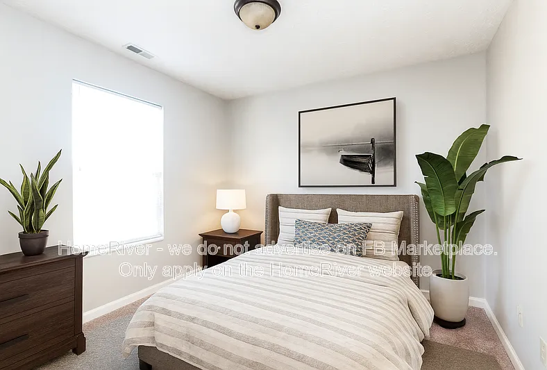 4 bed, 2.5 bath, 2056 sqft, $2,025 — Photo 3