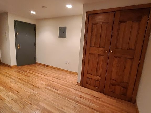 5th image of 126 E 7th St #33BF