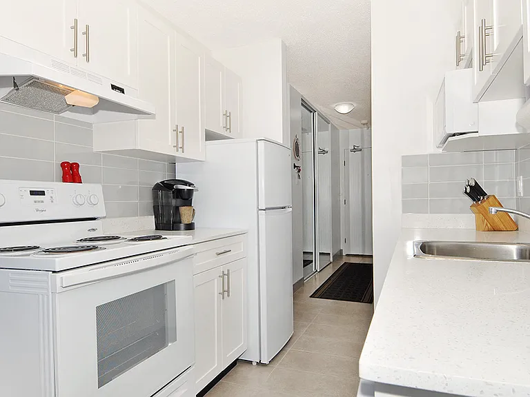 1160 Haro St #1201 — Photo 8