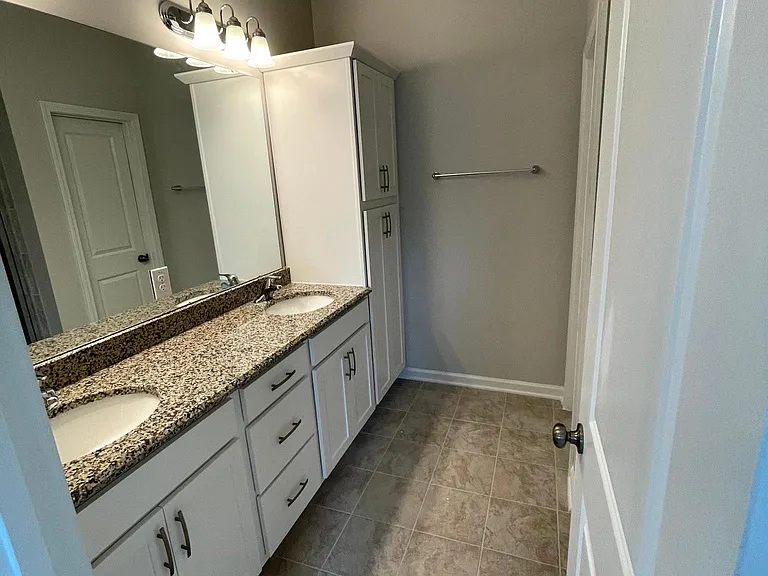 1036 Commack Dr — Photo 46
