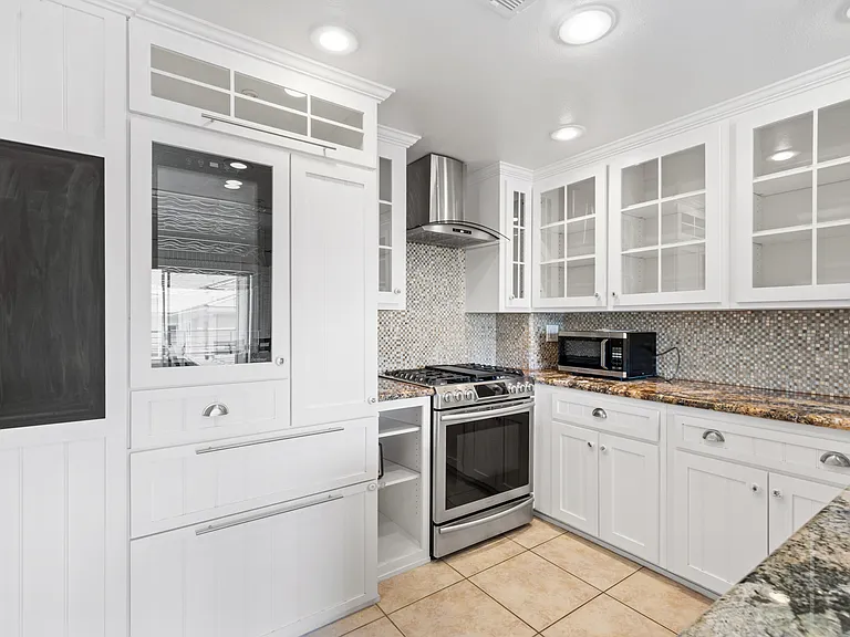 830 Picotte St #203 — Photo 6