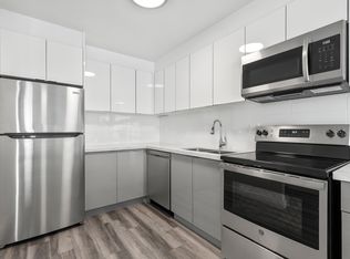 Altair, Toronto, ON M6M 5B5