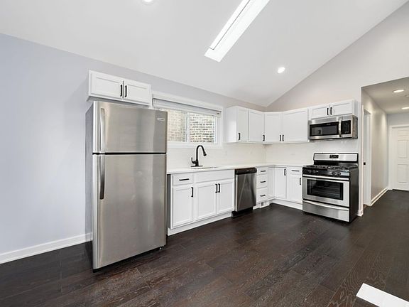 3rd image of 3541 N Damen Ave