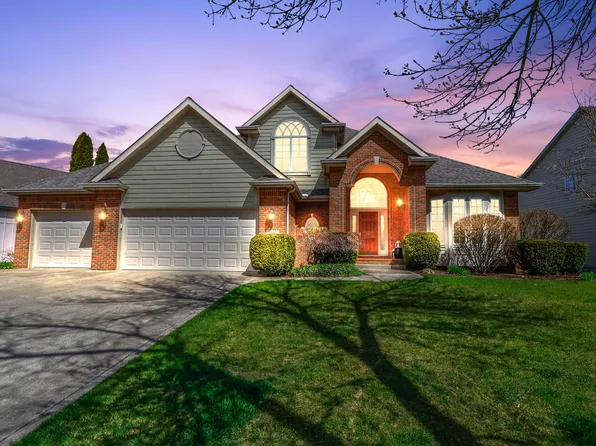 285 Muirfield Dr, Valparaiso, IN 46385