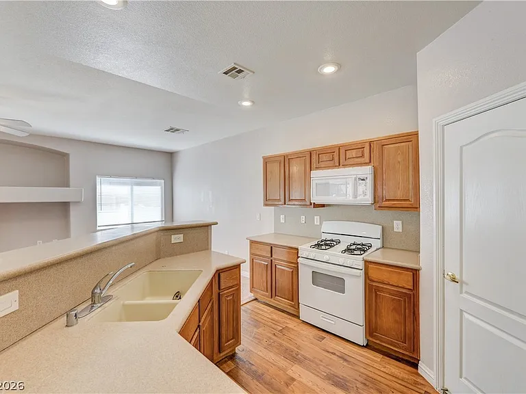 5507 Big Red Ct #103 — Photo 16