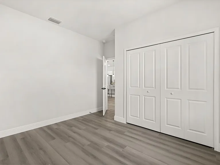 15568 SW 46th Cir — Photo 24