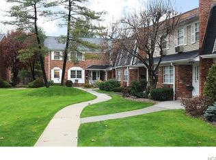 188 Doxbury Ln, Suffern, NY 10901