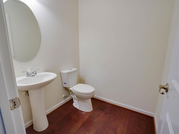 4th image of 1727 Dorothy Ln #16