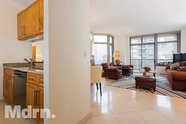 Rented by Mdrn Residential | media 10