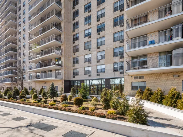 501 Surf Avenue image 12 of 12