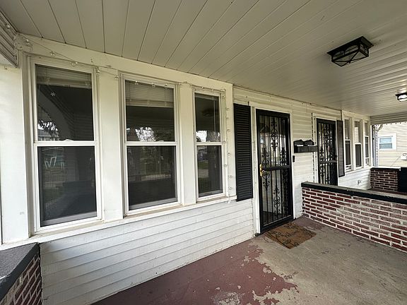 4th image of 2037 Floral Ave