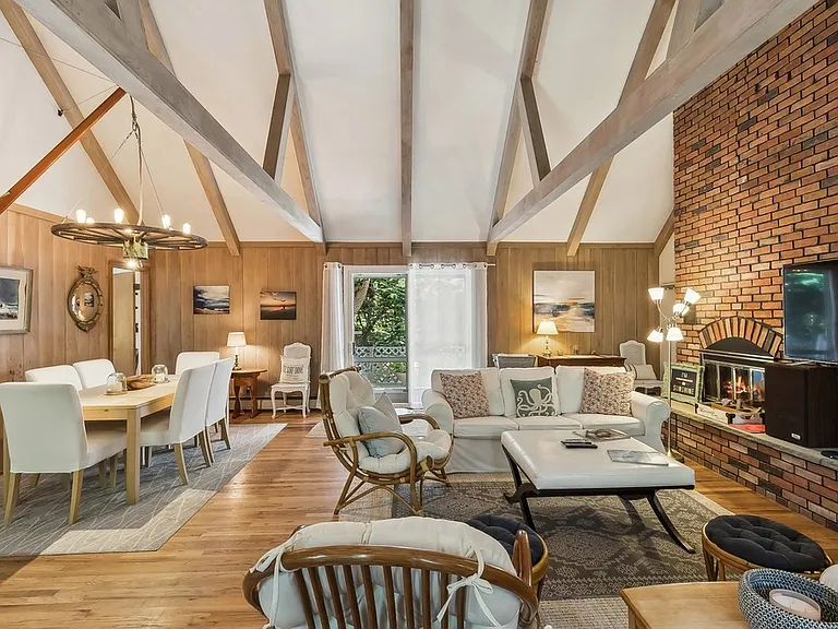32 Surf Dr — Photo 2