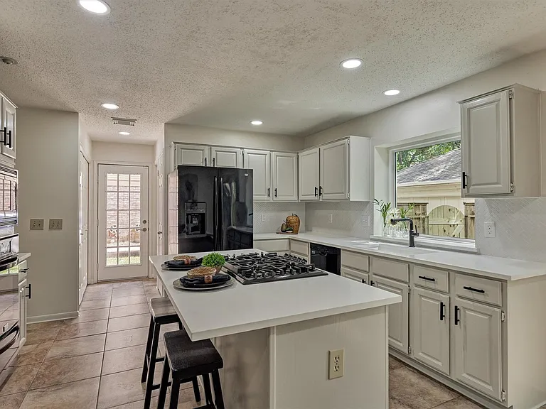 71 Breezy Point Pl — Photo 16