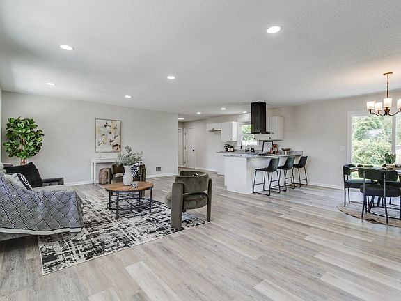 2nd image of 3100 Sierra Dr