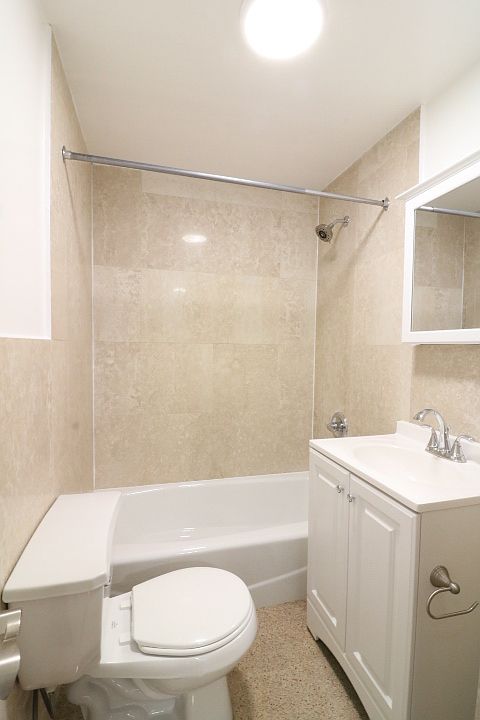 2nd image of 417 W 47th St #2EF