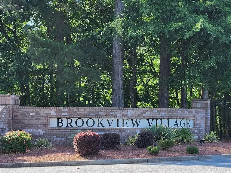 387 Brookview Dr — Photo 24