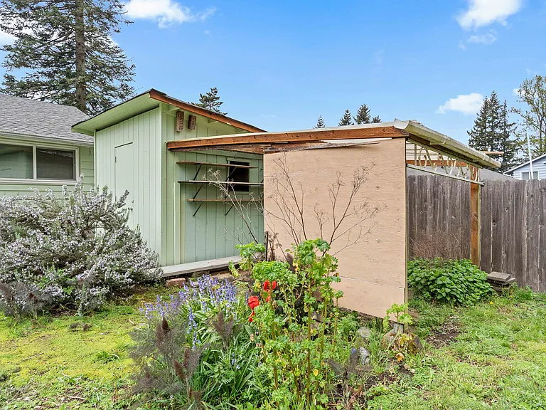 18620 Occidental Ave S — Photo 33