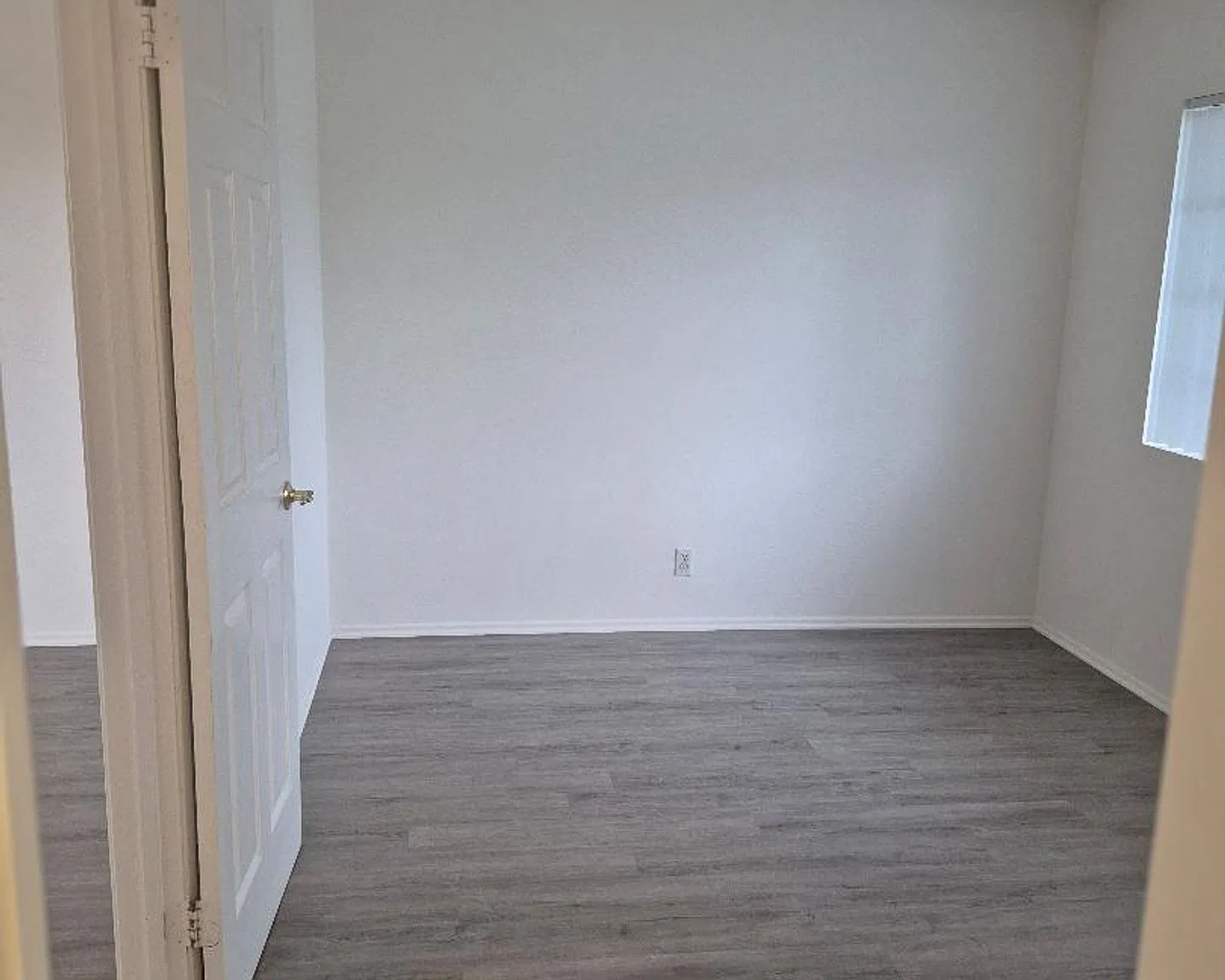 1 bed, 450 sqft, $2,050 — Photo 3