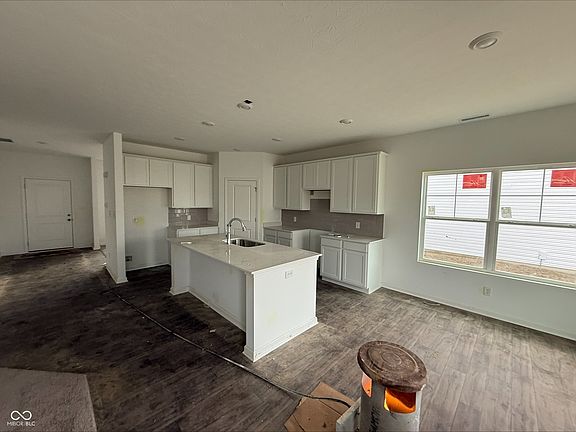 2nd image of 840 Arkansas Ct