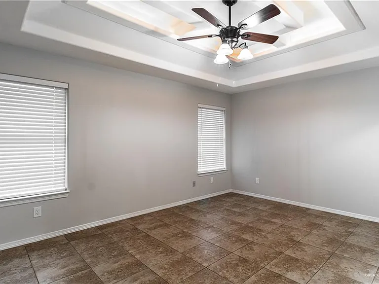 4616 Xanthisma Ave — Photo 9