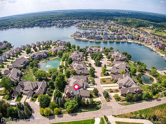 2nd image of 10844 Sparkling Waters Ct