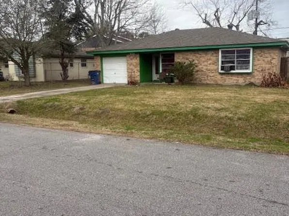 8510 Shiloh Dr, Texas City, TX 77591