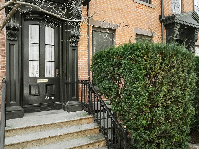 409 Temple St — Photo 1