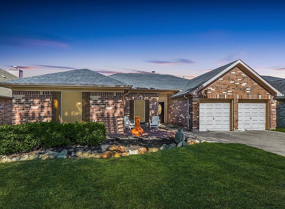 1st image of 23606 Stratsborough Dr
