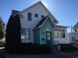 1668A Oregon St, Oshkosh, WI 54902