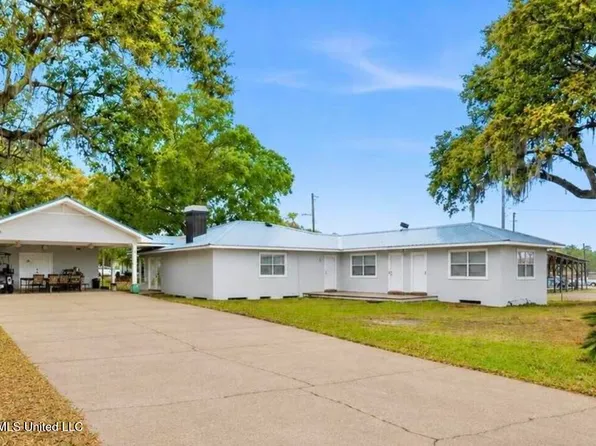 3309 Mary Walker Dr, Gautier, MS 39553