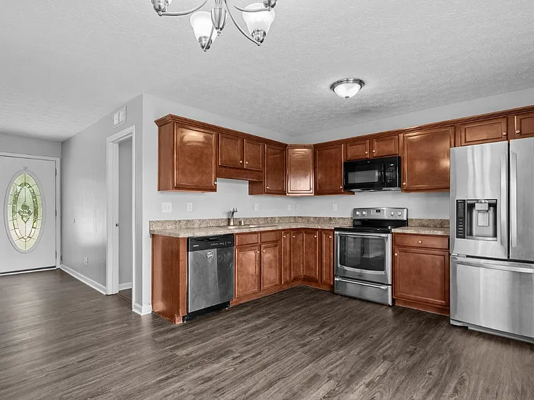 148 Gentry Ln — Photo 6