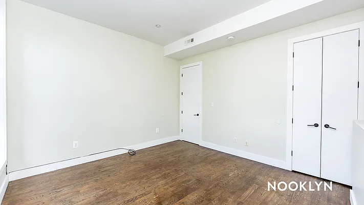 Rented by Nooklyn NYC LLC | media 21