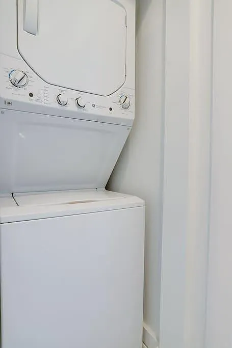 1 bed, 650 sqft, $3,750 — Photo 3